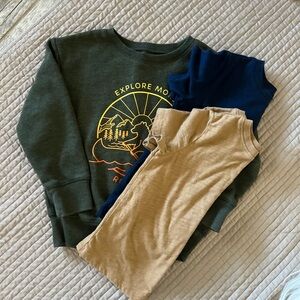 Sweatshirt and T Shirt Bundle.